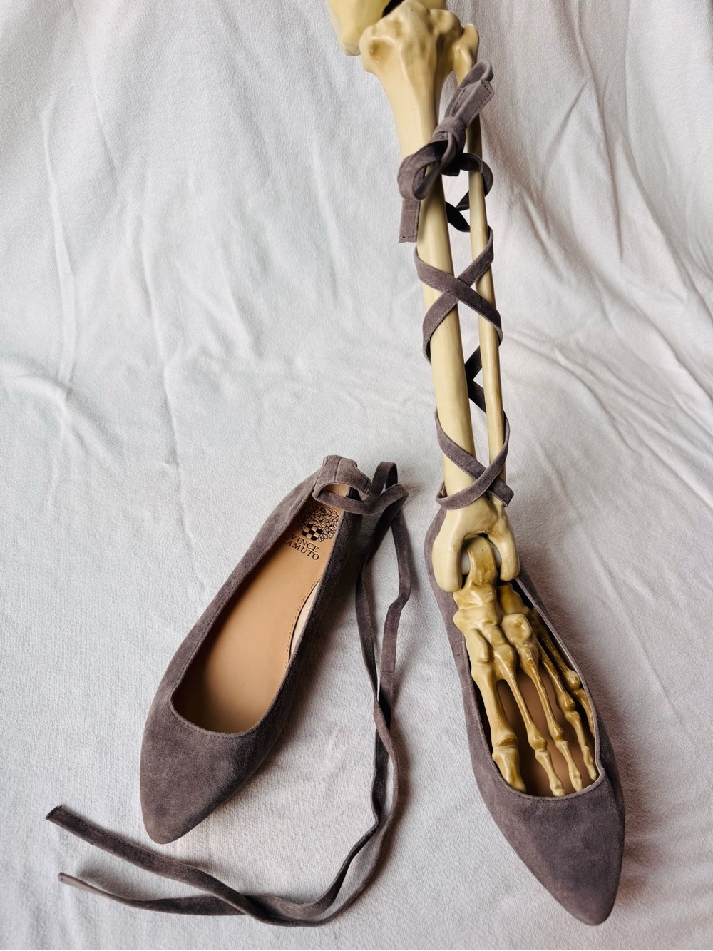 Suede Lace-Up Pointed Ballet Flats in Taupe / Grey Brown 8